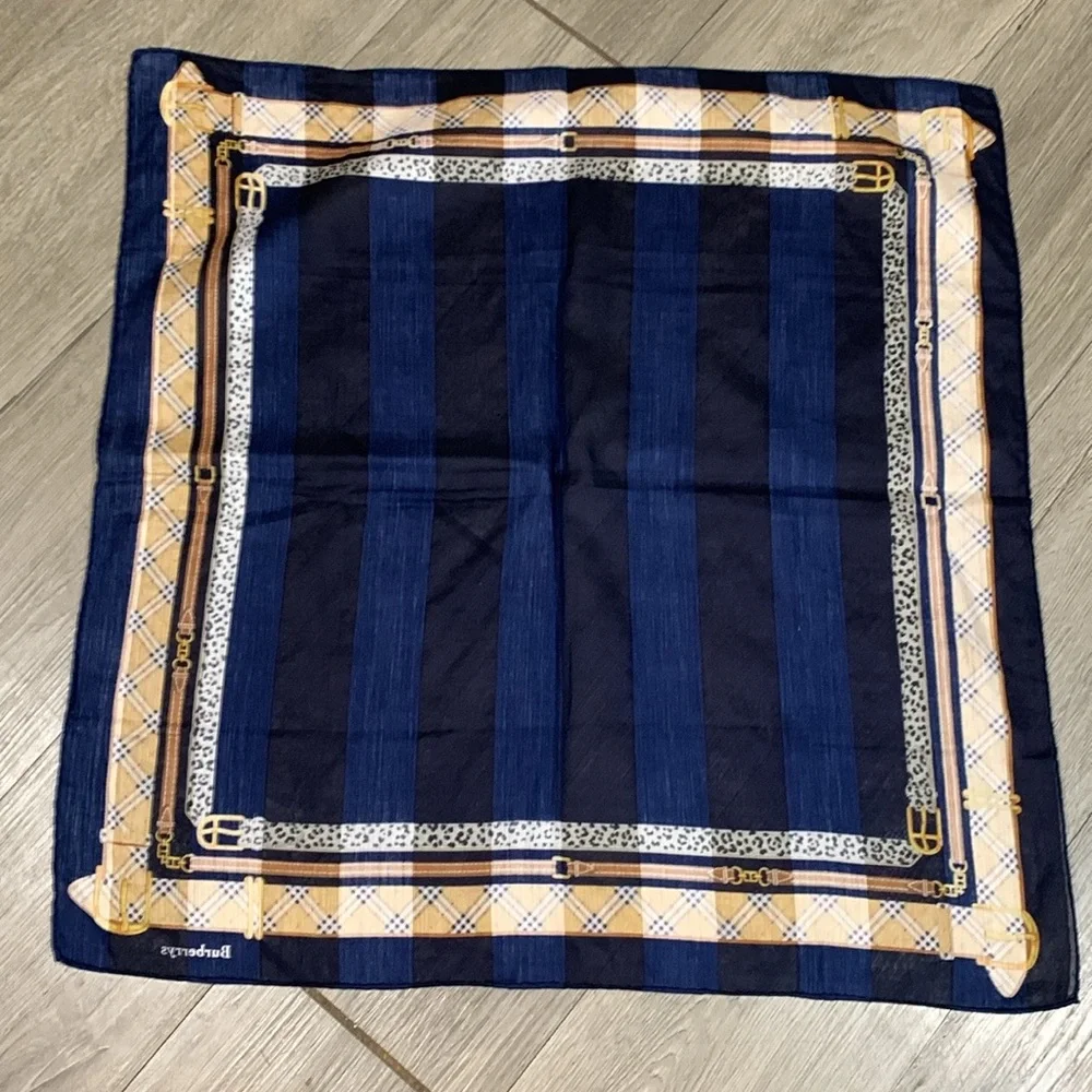 Burberrys Vintage Navy Belt & Nova Check Print Handkerchief Neck Scarf - Picture 4 of 6